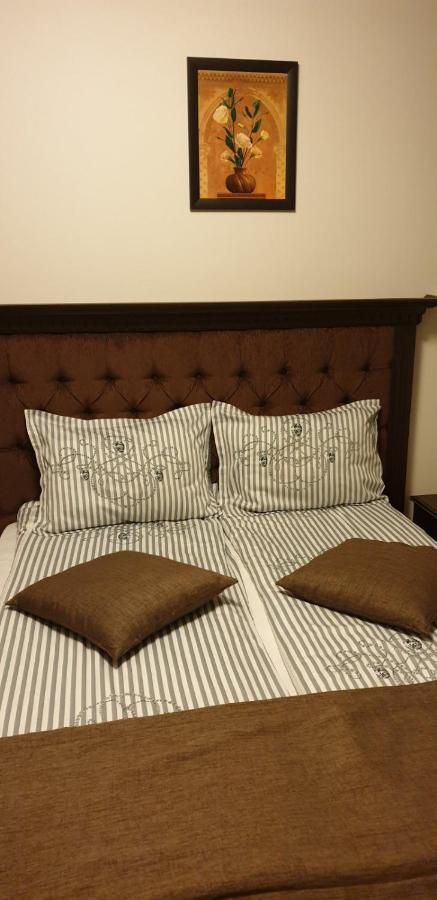 Snow Magic Grand Monastery Apartment ปอมโปโรโว ภายนอก รูปภาพ
