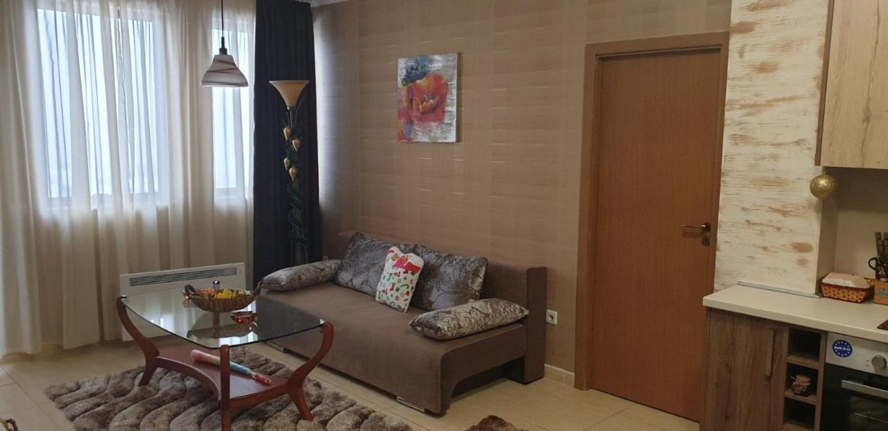 Snow Magic Grand Monastery Apartment ปอมโปโรโว ภายนอก รูปภาพ