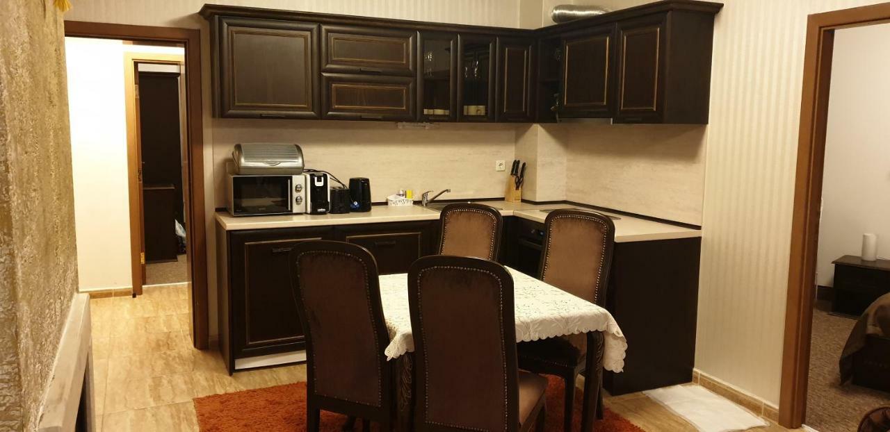 Snow Magic Grand Monastery Apartment ปอมโปโรโว ภายนอก รูปภาพ